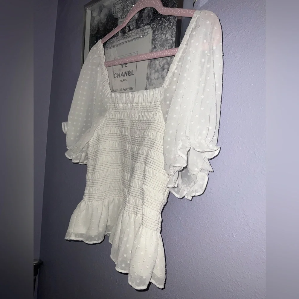 (SOLD) EXPRESS WHITE TOP WITH PUFF SLEEVES PRELOVED - Picture 5 of 5